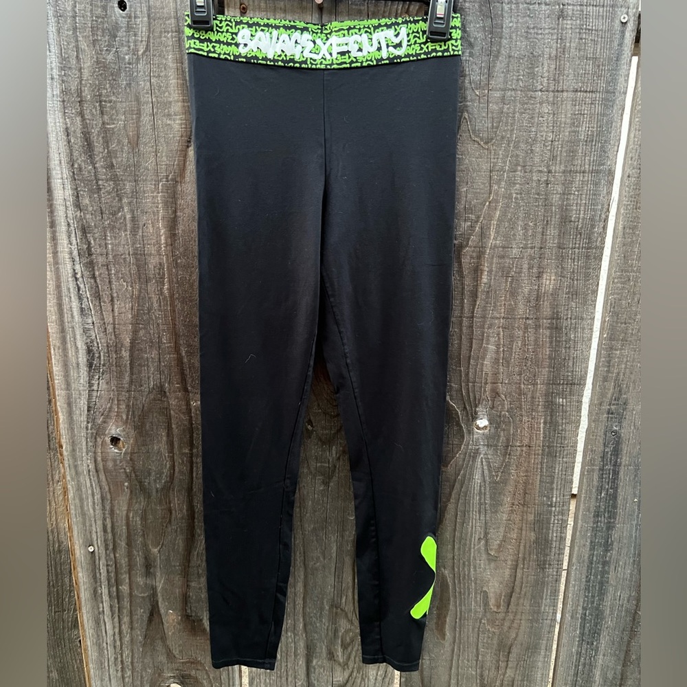 Savage X Fenty NWOT black & neon green leggings